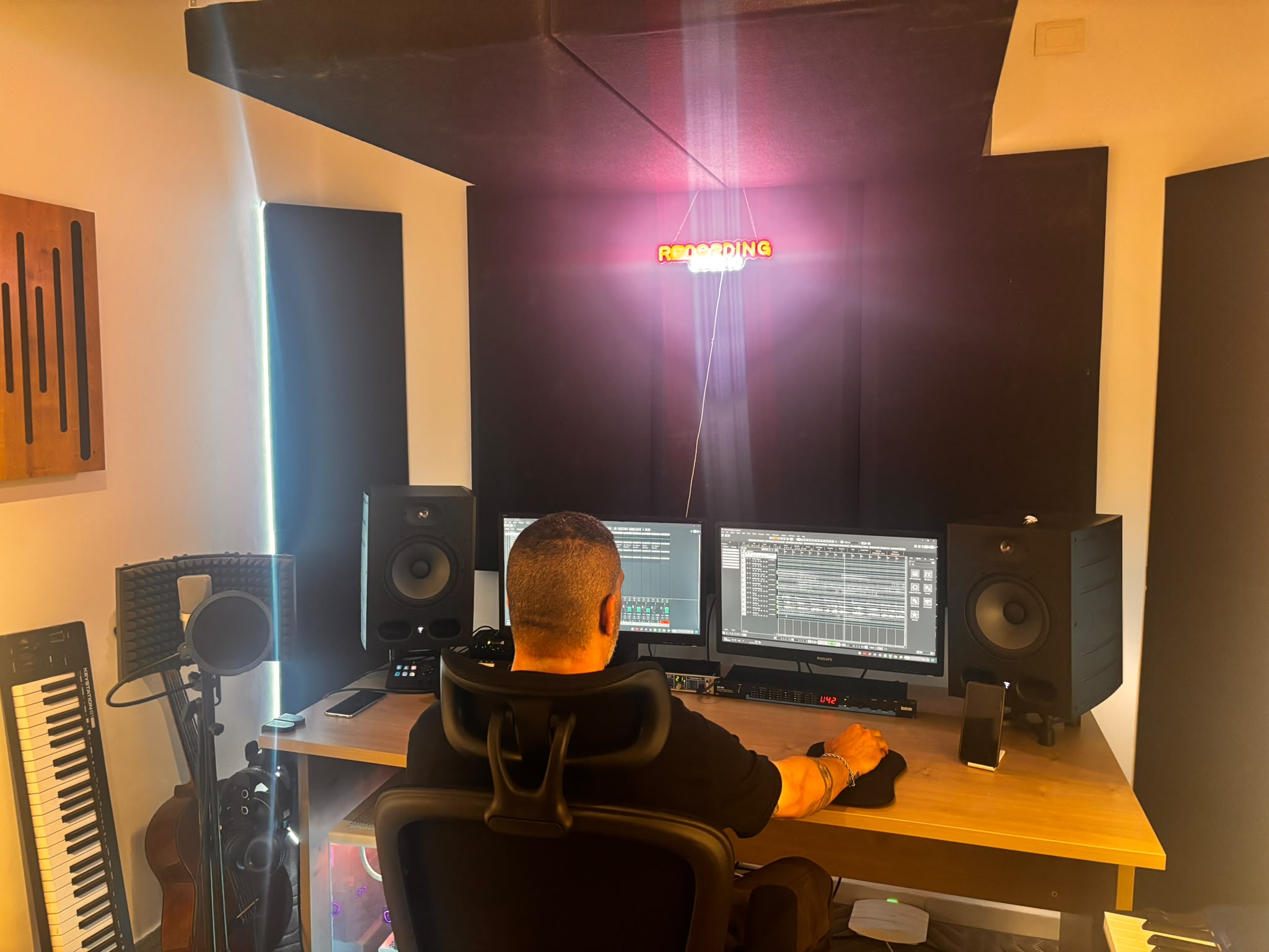 H.I Studio - עמדת ההקלטה
